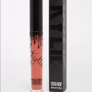 Kylie Cosmetics Savage Velvet Liquid Lipstick 💄